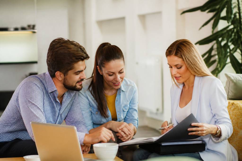 À vendre louer : comment choisir entre achat et location immobilière